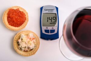 A person with Type 1 Diabetes safely enjoying the best alcoholic drink for their blood sugar management.